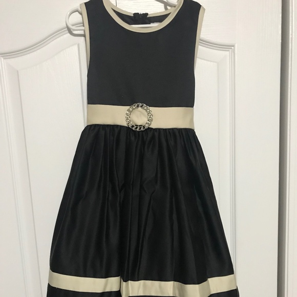 Girls Beautiful Holiday Dress - Picture 1 of 3